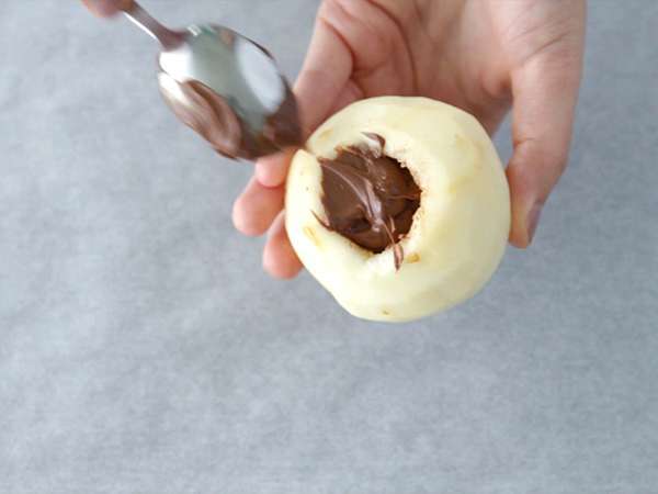 Круши от бутер тесто с шоколадов център - Подготовка стъпка 3