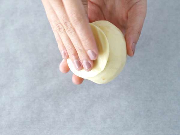 Круши от бутер тесто с шоколадов център - Подготовка стъпка 4