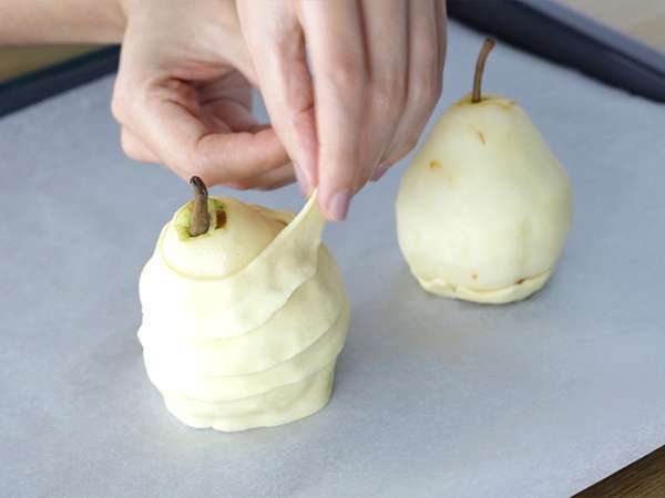 Круши от бутер тесто с шоколадов център - Подготовка стъпка 5