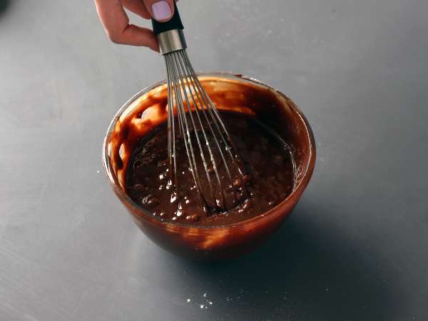 Лесна, влажна шоколадова торта - Подготовка стъпка 3