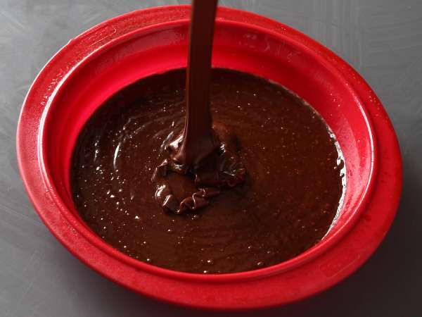 Лесна, влажна шоколадова торта - Подготовка стъпка 4