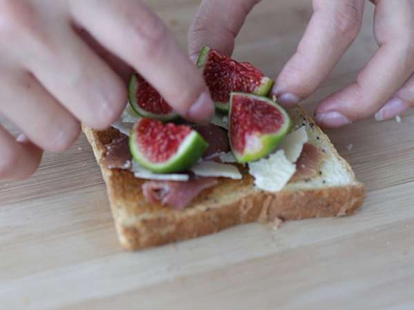 Брускети със смокини, пармезан и пармска шунка - Подготовка стъпка 3