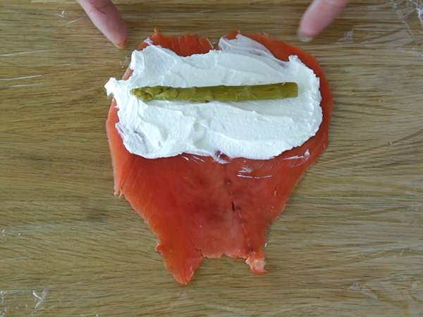 Рулца от сьомга с козе сирене и аспержи - Подготовка стъпка 2