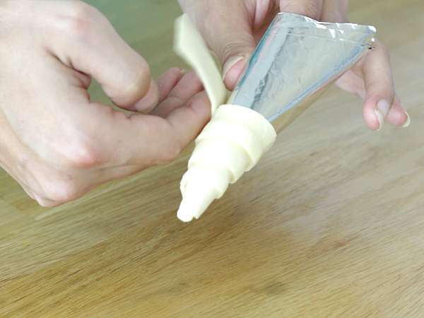 Шишарки от бутер тесто със сьомга и лук - Подготовка стъпка 3