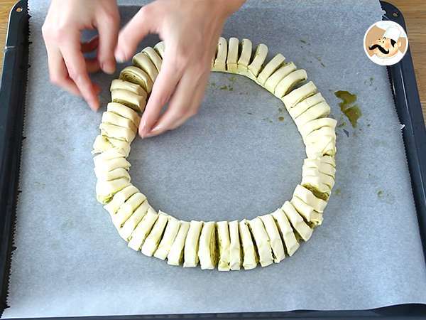 Венец от бутер тесто с песто за аперитив - Подготовка стъпка 3