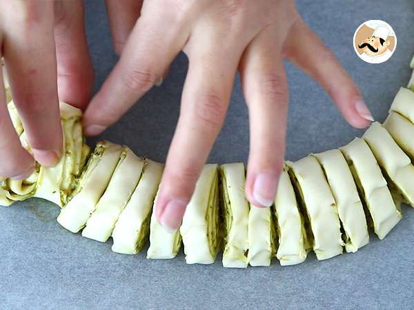 Венец от бутер тесто с песто за аперитив - Подготовка стъпка 4