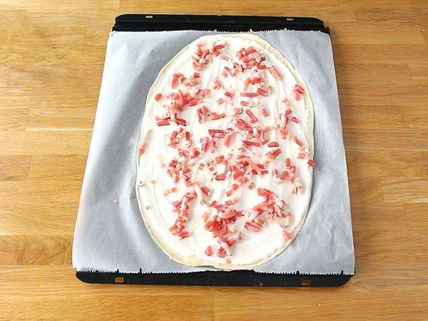 Flammekueche, елзаска тарта с фламбе - Подготовка стъпка 3