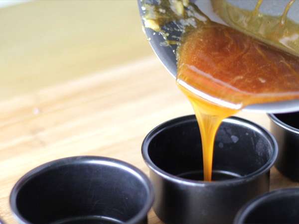 Флан с кондензирано мляко - Подготовка стъпка 2