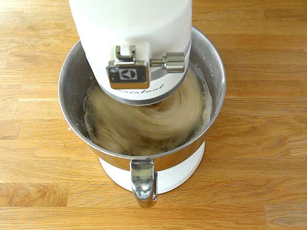 Домашно приготвени кифлички за бургери - Подготовка стъпка 2