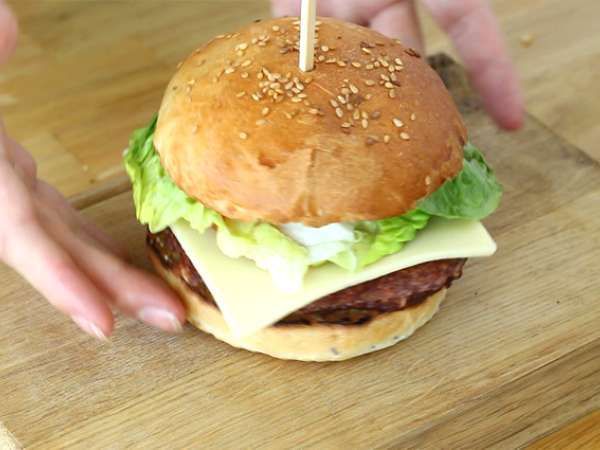 Вегетариански бургер с червен боб - Подготовка стъпка 9