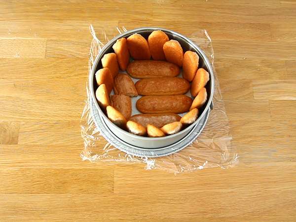 Бърз и лесен ягодов сладкиш - Подготовка стъпка 2