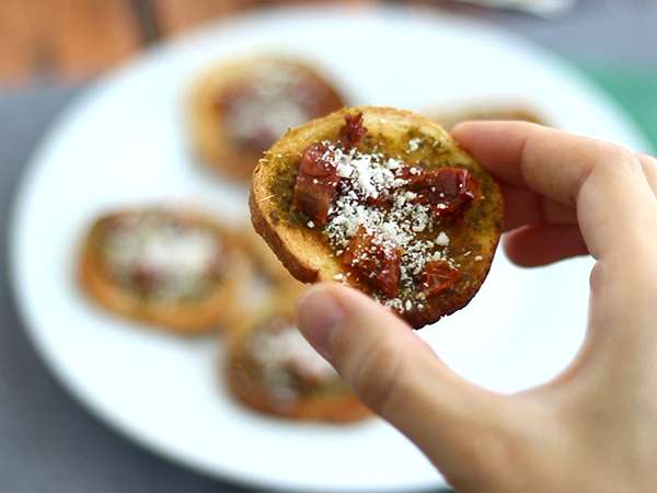 Тост с песто, пармезан и сушени домати - Подготовка стъпка 3