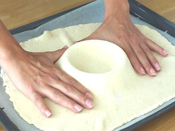 Пица с Kit Kat и кисело мляко Шоколад Danette - Подготовка стъпка 2