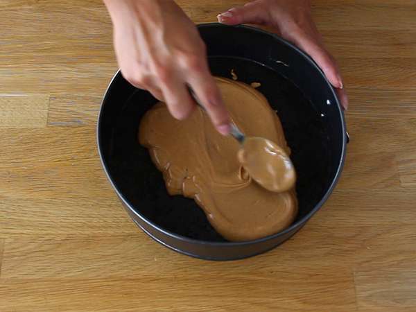 Брауни с фъстъчено масло и бисквити Oreo - Подготовка стъпка 3