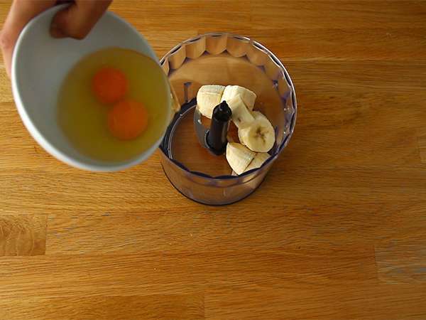 Бързи безглутенови палачинки (банани + яйца) - Подготовка стъпка 1