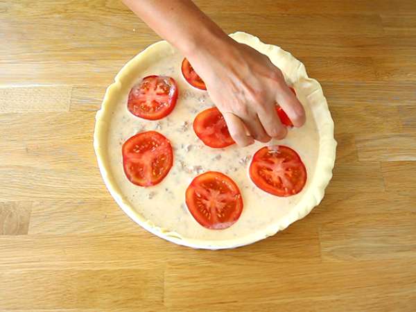 Киш с риба тон и домати - Подготовка стъпка 3