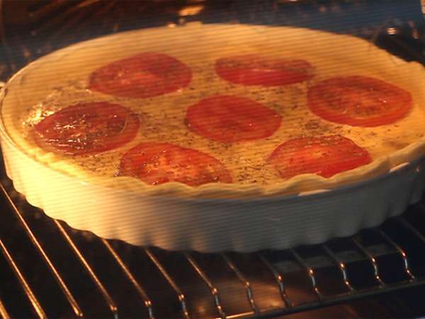 Киш с риба тон и домати - Подготовка стъпка 4