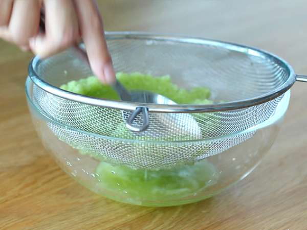 Цацики - гръцкият сос от краставици и кисело мляко - Подготовка стъпка 3