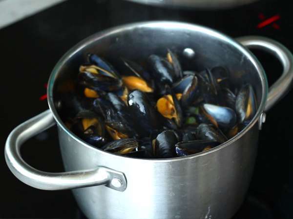 Moules marinières, проста и вкусна рецепта - Подготовка стъпка 3