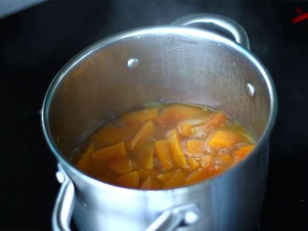 Крем супа от тиква с люти чушки - Подготовка стъпка 4