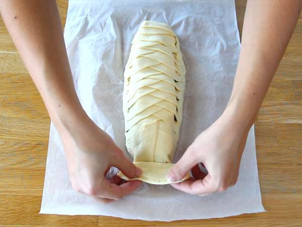 Риба в коричка от бутер тесто със спанак и сирене моцарела - Подготовка стъпка 4