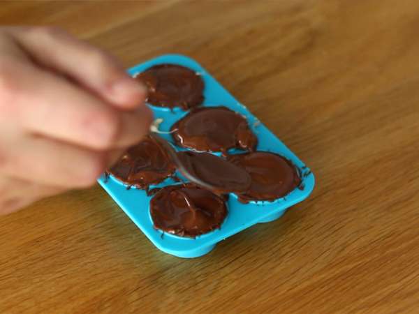 Домашно приготвени шоколадови бонбони Kinder Schoko-Bons - Подготовка стъпка 4