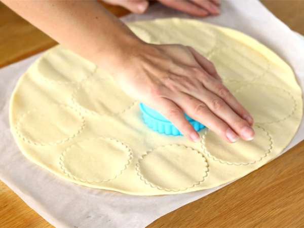 Мини кралски торти с шоколадови стърготини - Подготовка стъпка 1