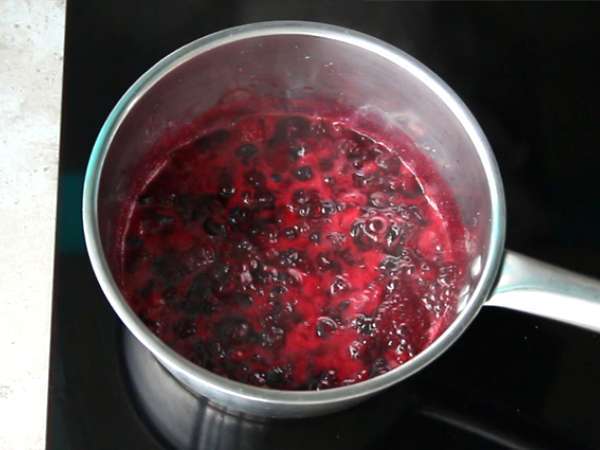 Чийзкейк с подсладено кондензирано мляко и компот от червени плодове - Подготовка стъпка 6