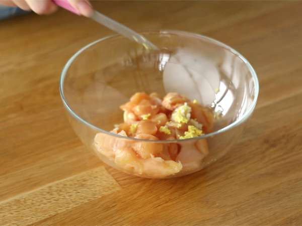 Пилешко с джинджифил и лимонова трева - Подготовка стъпка 1