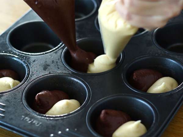 Двойно ароматизирана торта с шоколад и ванилия с шоколадов център - Подготовка стъпка 5