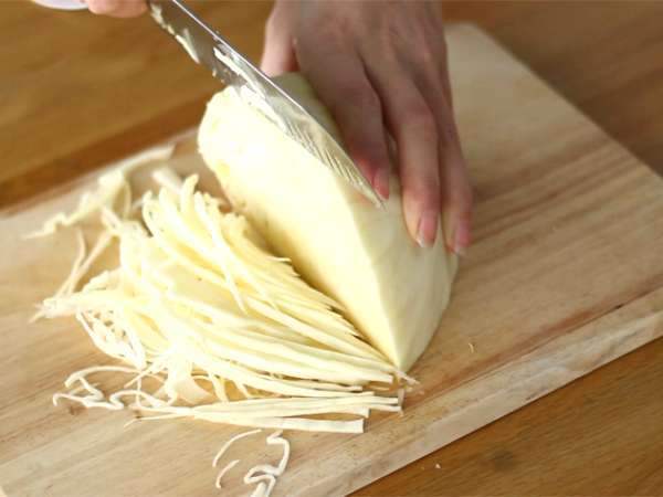 Хрупкава салата от зеле в японски стил - Подготовка стъпка 1