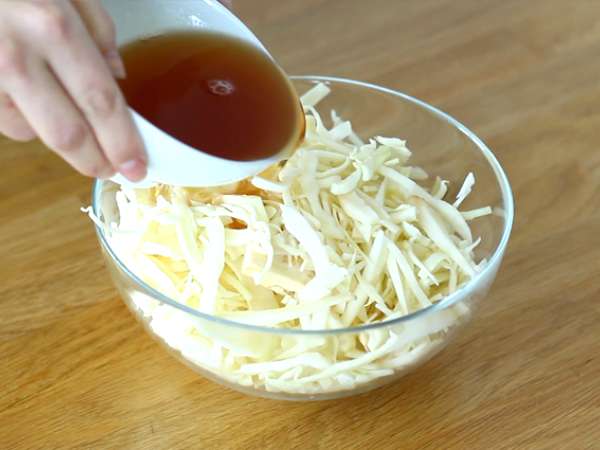 Хрупкава салата от зеле в японски стил - Подготовка стъпка 2