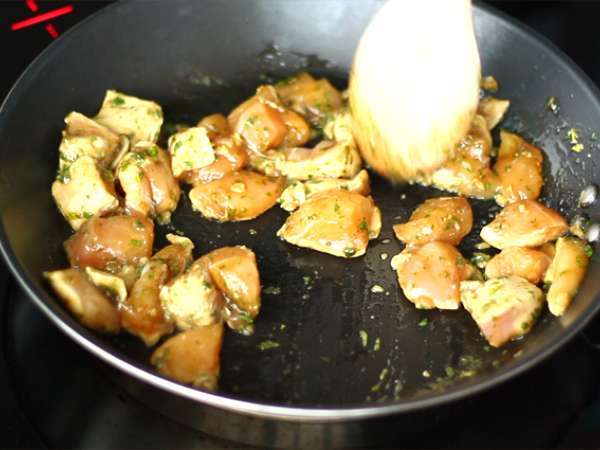 Chow mein (chao men), китайска юфка с пилешко месо и зеленчуци - Подготовка стъпка 2