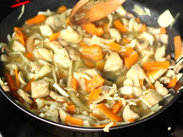 Chow mein (chao men), китайска юфка с пилешко месо и зеленчуци - Подготовка стъпка 5