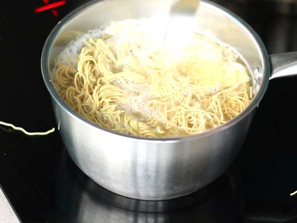 Chow mein (chao men), китайска юфка с пилешко месо и зеленчуци - Подготовка стъпка 6