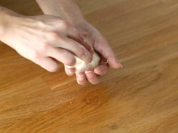 Кифлички за пица с пълнеж от шунка и сирене - Подготовка стъпка 5