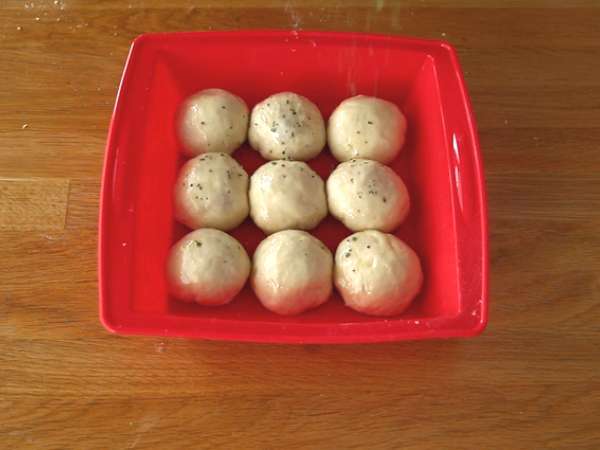 Кифлички за пица с пълнеж от шунка и сирене - Подготовка стъпка 6