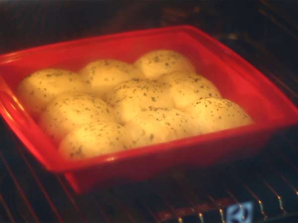 Кифлички за пица с пълнеж от шунка и сирене - Подготовка стъпка 7