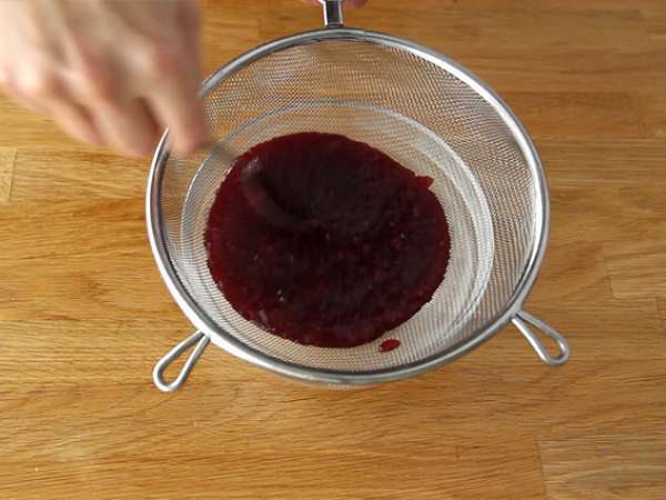 Бавароа с бял шоколад и малини (стъпки и видео) - Подготовка стъпка 12