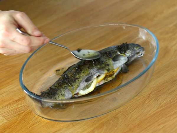 Пъстърва, печена на фурна, с мащерка и зехтин - Подготовка стъпка 4