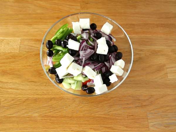 Гръцка салата или хориатики - Подготовка стъпка 2