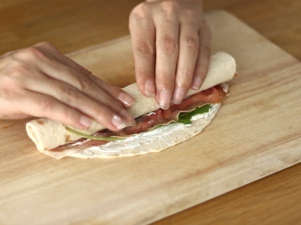 Аперитивни обвивки с осолена шунка и рукола - Подготовка стъпка 3