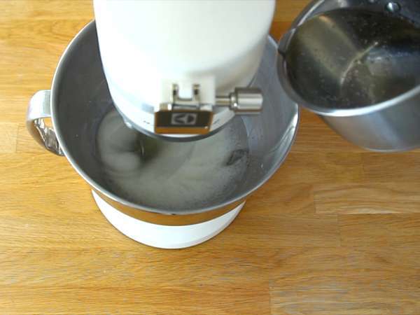 Рецепта за Сен Оноре, обяснена стъпка по стъпка във видеоклип - Подготовка стъпка 10