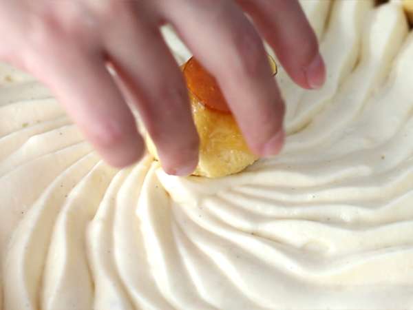 Рецепта за Сен Оноре, обяснена стъпка по стъпка във видеоклип - Подготовка стъпка 19