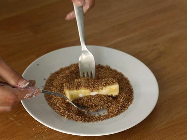 Пръчици сирене фета със сусам - Подготовка стъпка 3