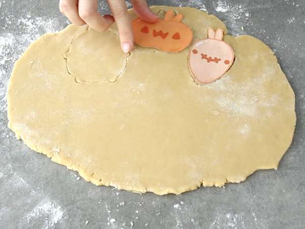Хляб за Хелоуин Molang - Подготовка стъпка 3