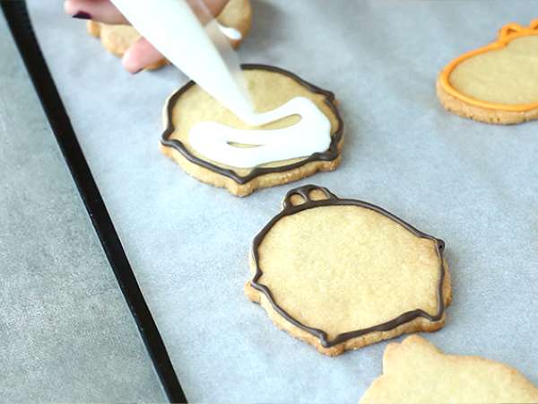 Хляб за Хелоуин Molang - Подготовка стъпка 7