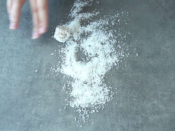 Енергийни топчета с кайсии, зелен чай и кокос - Подготовка стъпка 4