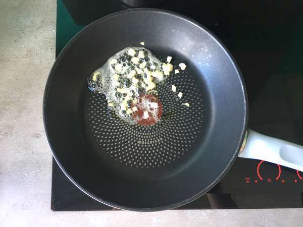 Тиквички с лимон и сирене фета - Подготовка стъпка 1