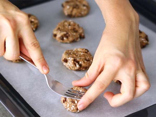 Бисквитки с банан и шоколад с 3 съставки - Подготовка стъпка 2